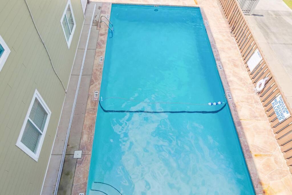 Right Across Beach Pool View Private Balcony By Zen Living Short Term Rental Myrtle Beach Exterior photo